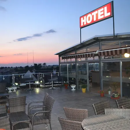 Alexander Hotel 2*