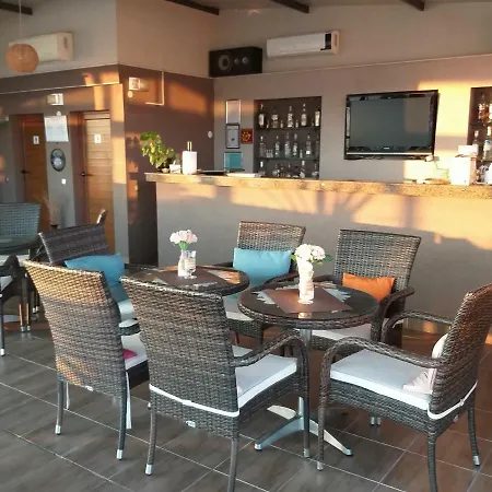 Alexander Hotel 2*