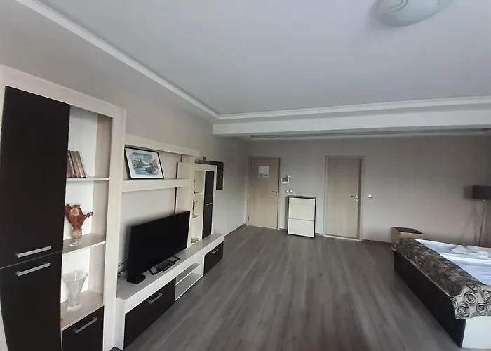 Хотел александър