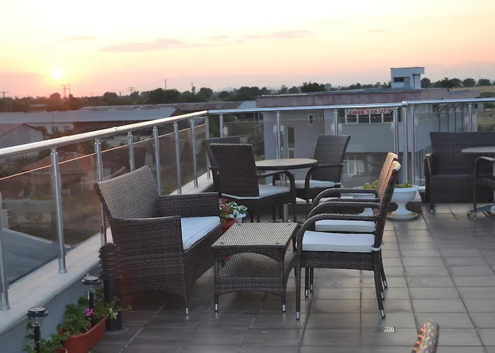 Хотел александър