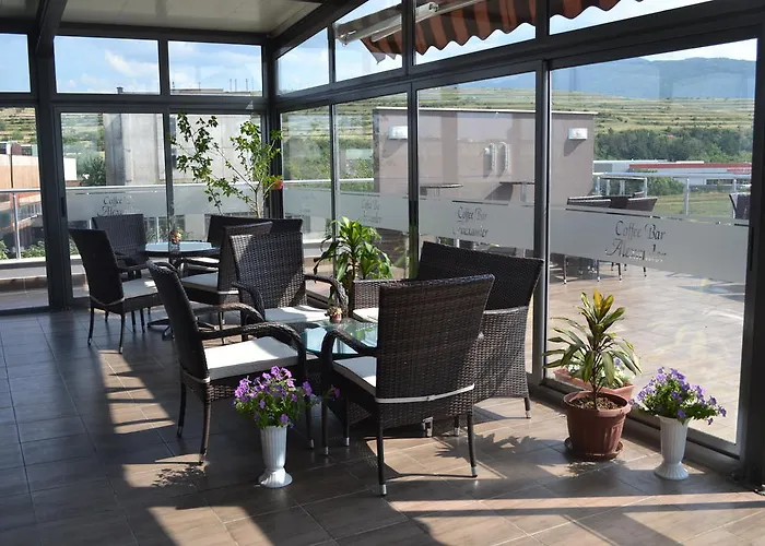 Хотел александър