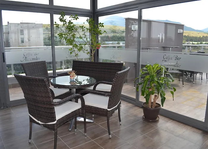 Хотел александър