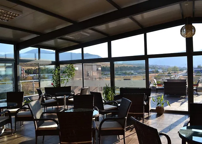 Хотел александър