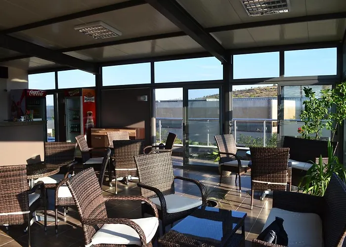 Хотел александър