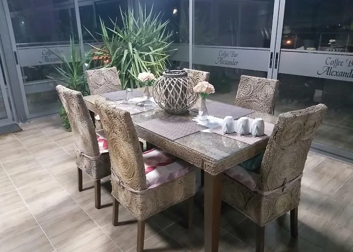 александър Хотел 2*